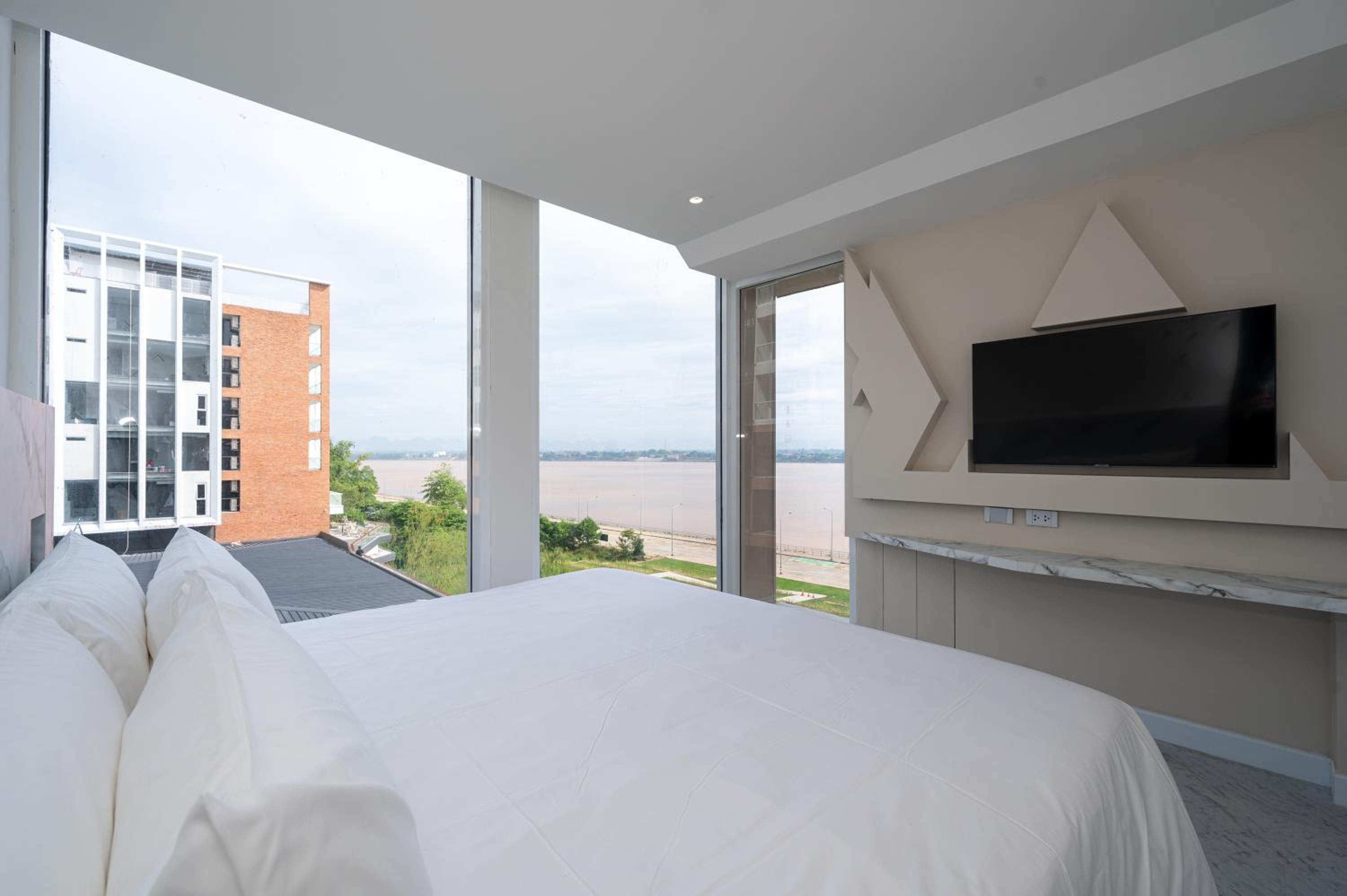 Duplex, Studio
