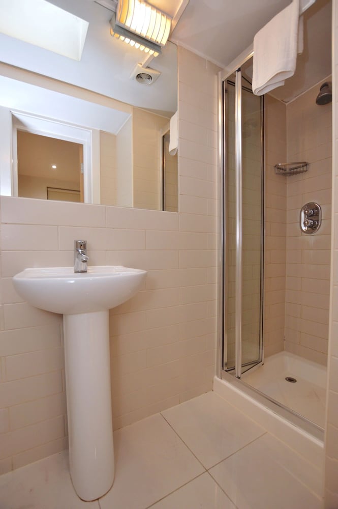 Princes Square Serviced Apartments 42/50