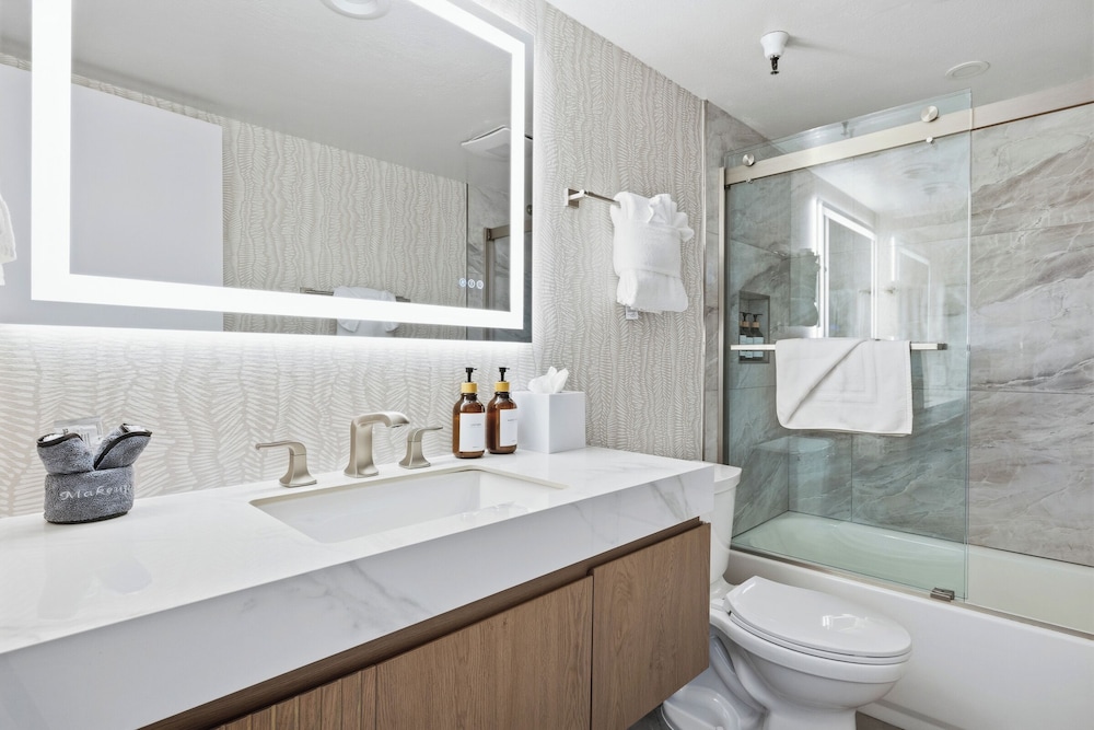 456 Embarcadero Inn Suites 75/77