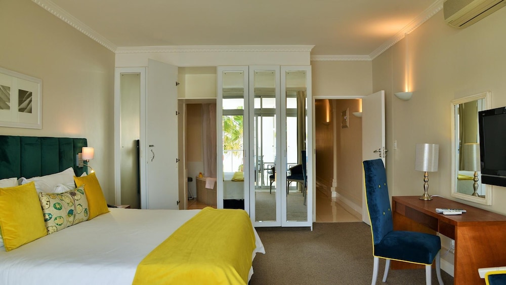 Peninsula All-Suite Hotel by Dream Resorts 13/49