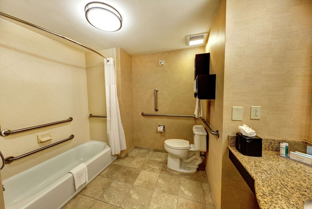 Hampton Inn & Suites Chadds Ford 22/60