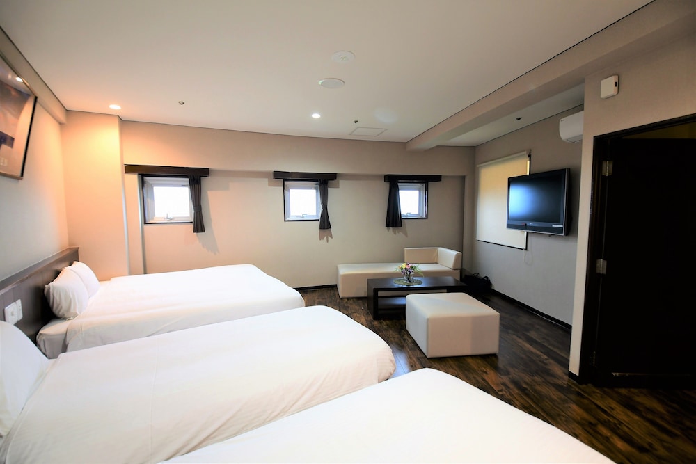 Rycom Crystal Hotel 12/59