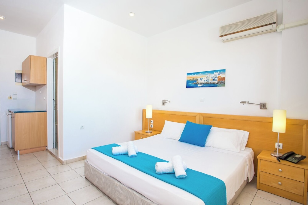 BUDGET, DOUBLE OR TWIN BED, NO BALCONY