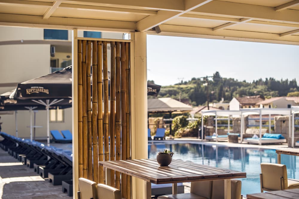Island Beach Resort And Annex Adults Only 55/81