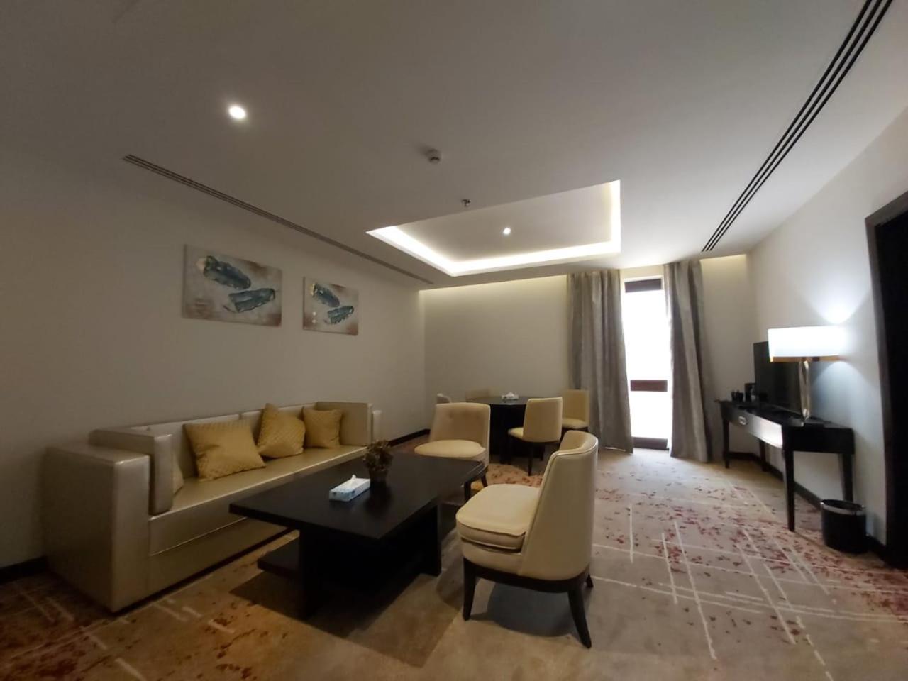 Basrah International Airport Hotel 53/76