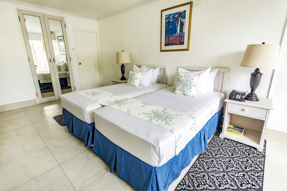 Pirate’s Inn Apartment Hotel 17/59