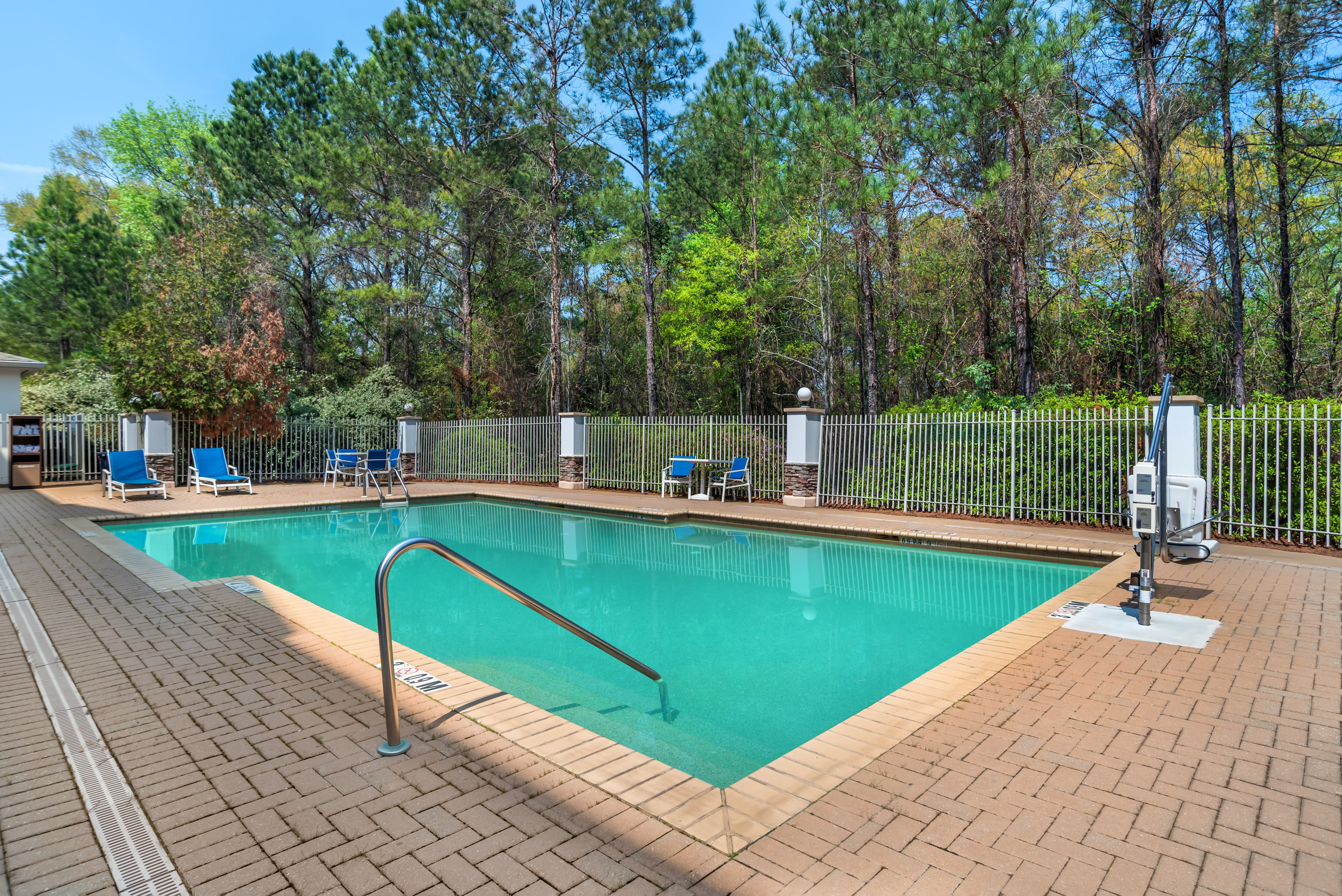 Holiday Inn Express Hotel And Suites Phenix City Columbus 33/52