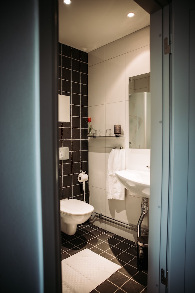 Atellet Hotell 43/44