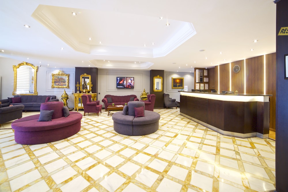 Grand Ant Hotel 8/47