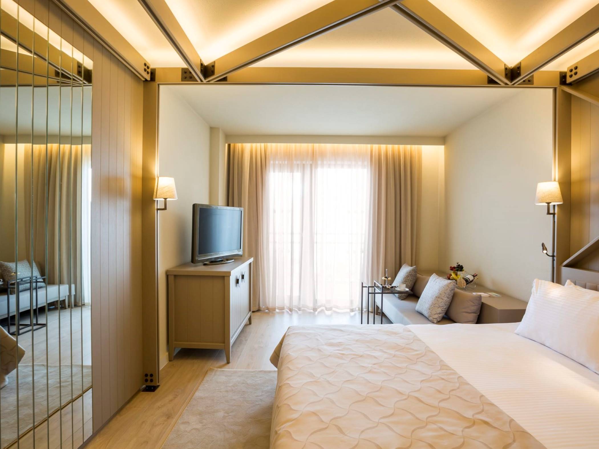 Room, Triple, Land View