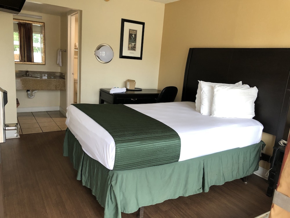 BASIC, QUEEN BED