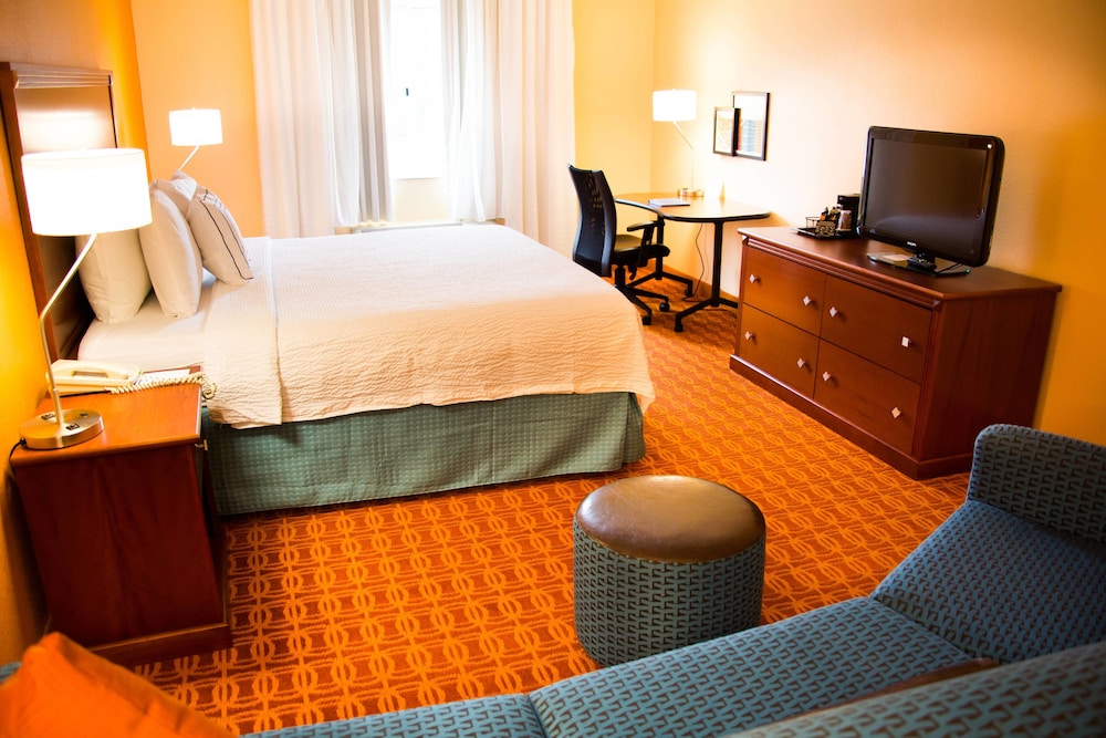 FAIRFIELD INN AND SUITES LUMBERTON 10/35