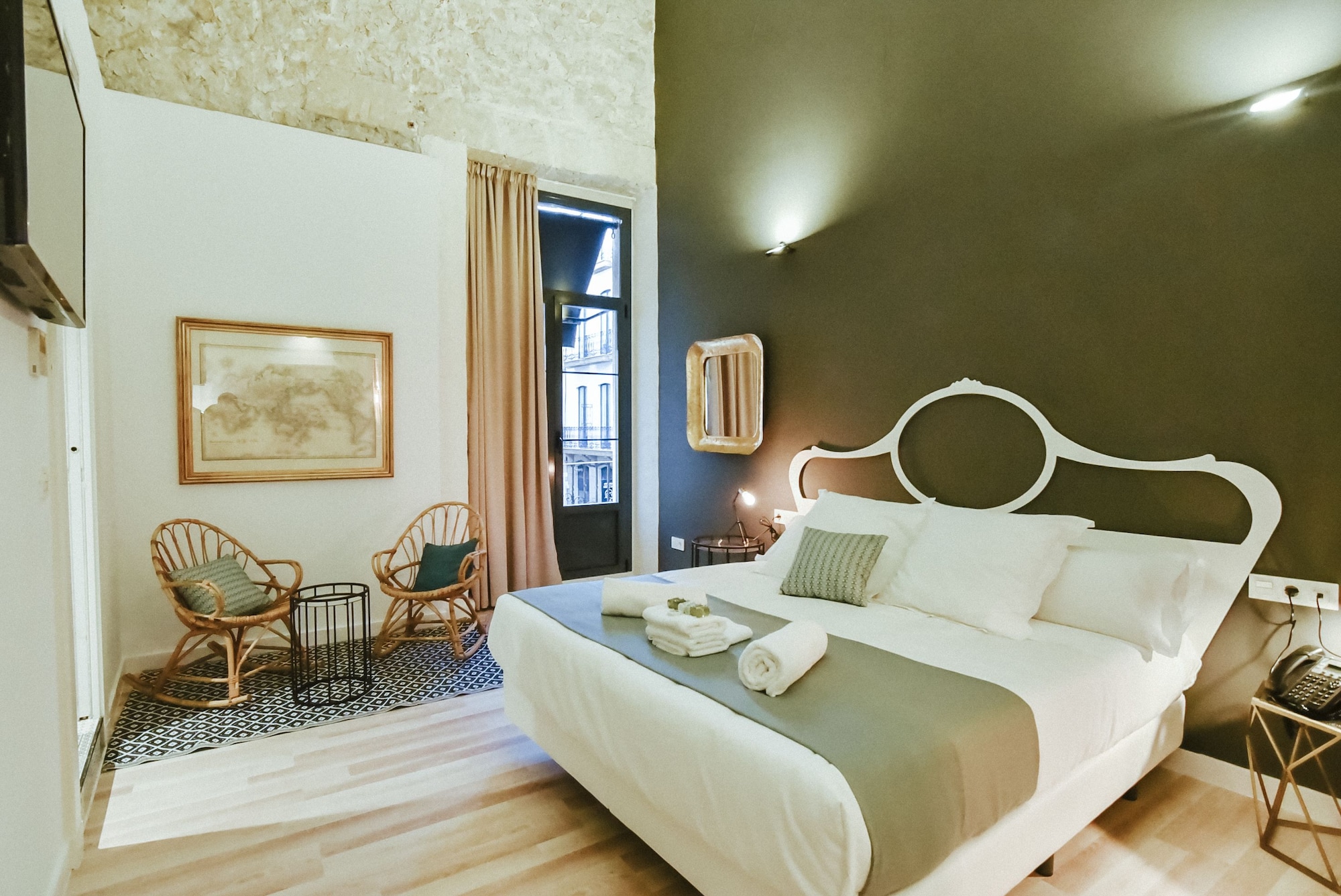 SUPERIOR, DOUBLE BED