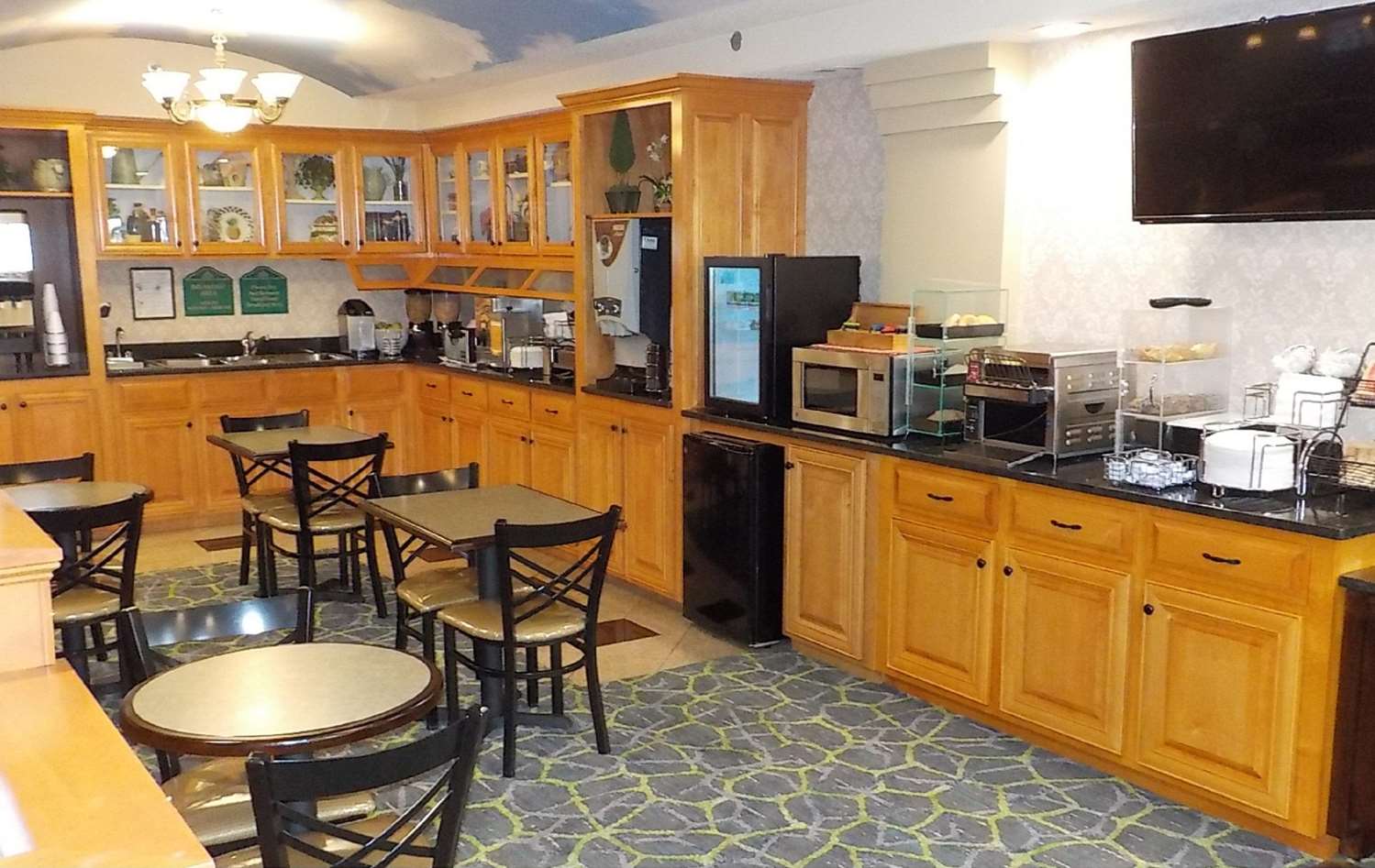 SureStay Plus Hotel by Best Western Warner Robins AFB 27/33