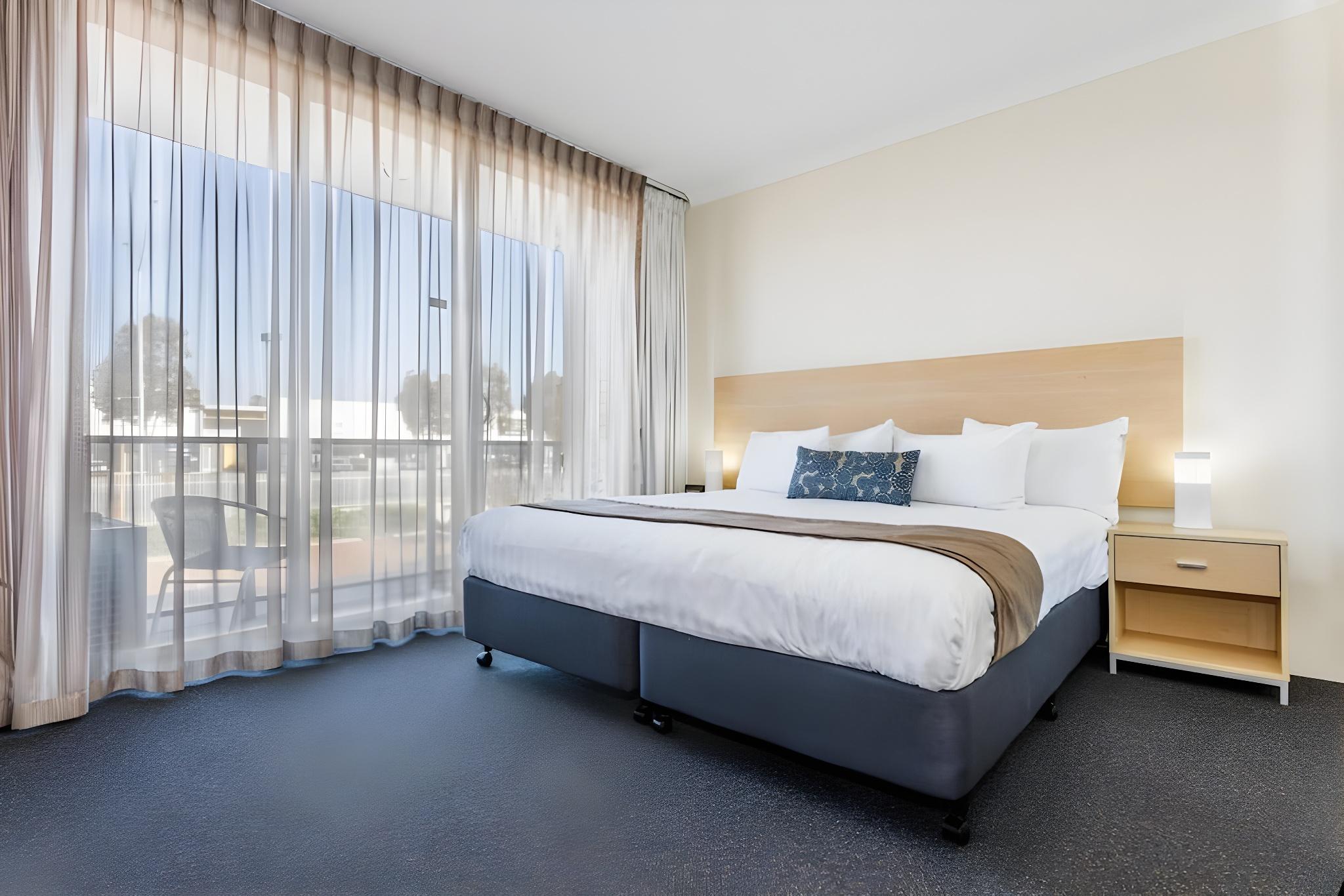 2 Bedrooms, Town House