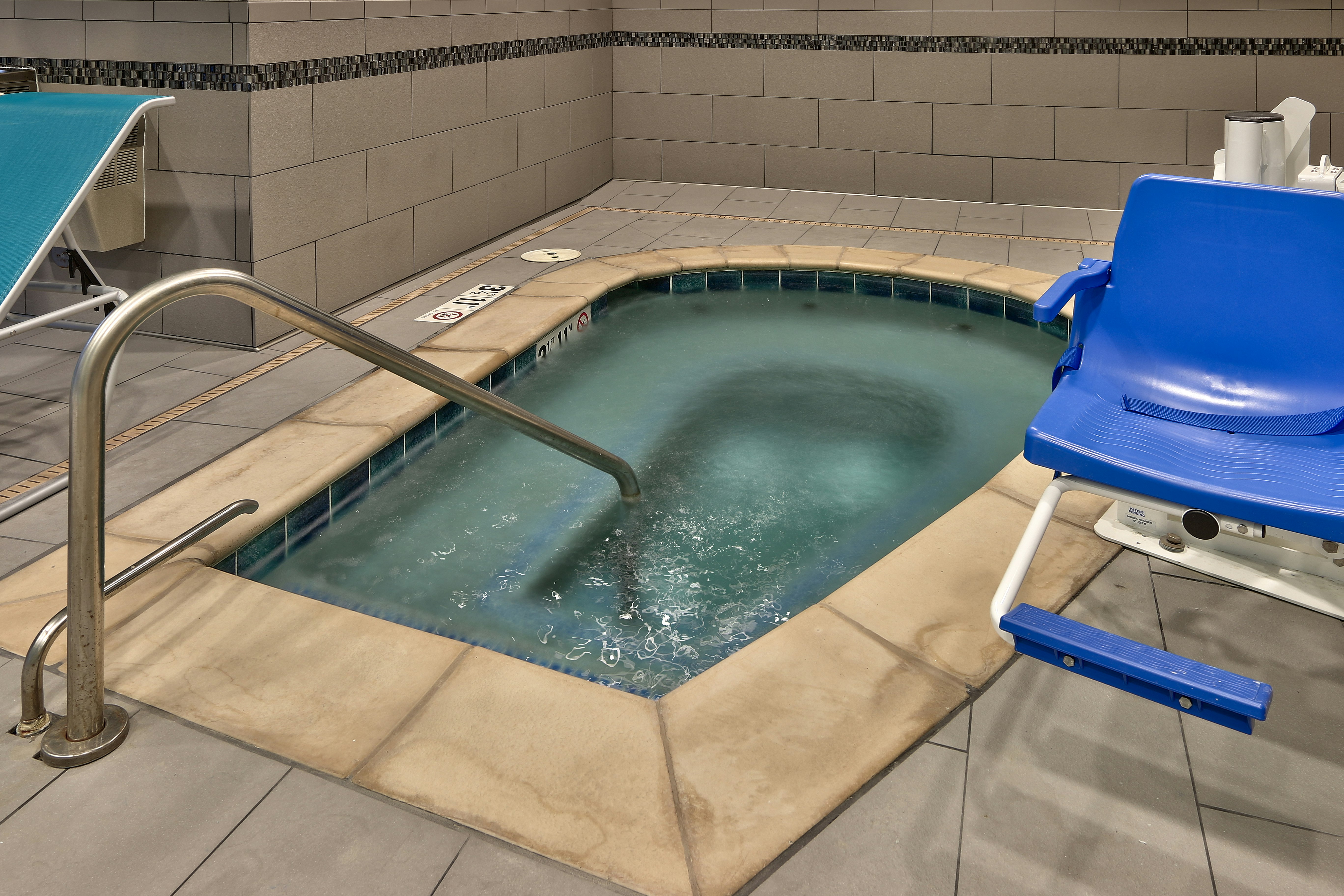 Hampton Inn Suites Albuquerque Airport 30/54