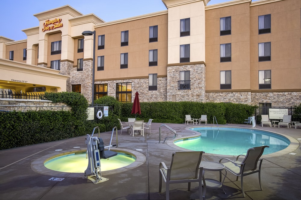 Hampton Inn and Suites Sacramento-Elk Grove Laguna I-5 in ELK GROVE - CA