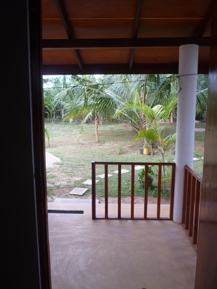 Beach Lagoon Guest House 24/50