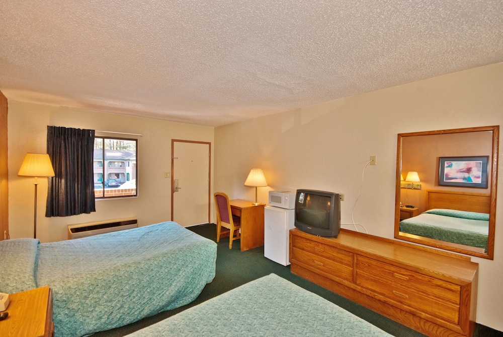 Country Hearth Inn & Suites Marietta 8/43