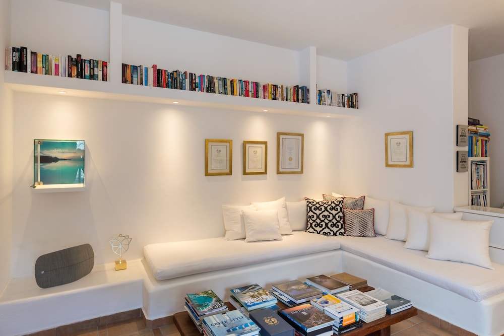 Aenaon Villas 7/27
