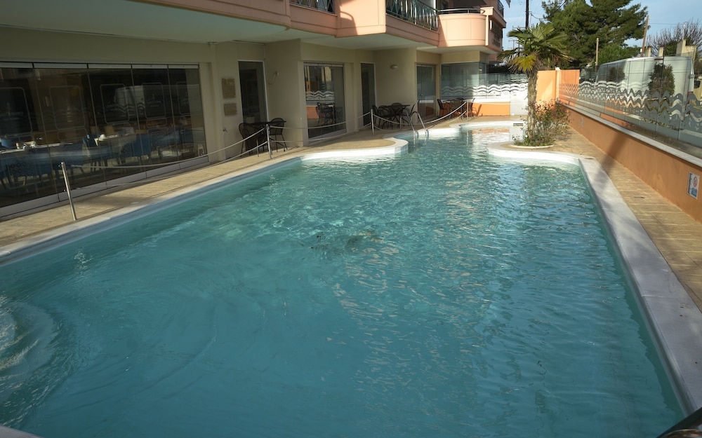 Philoxenia Hotel 5/75