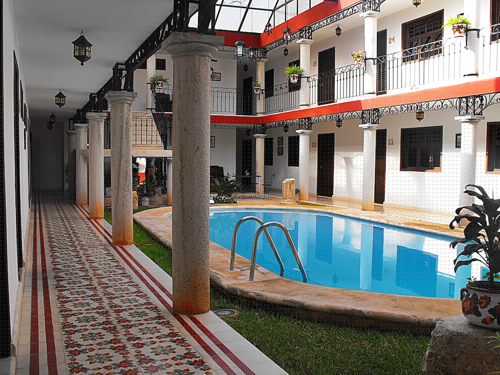 La Aurora Hotel Colonial 4/61