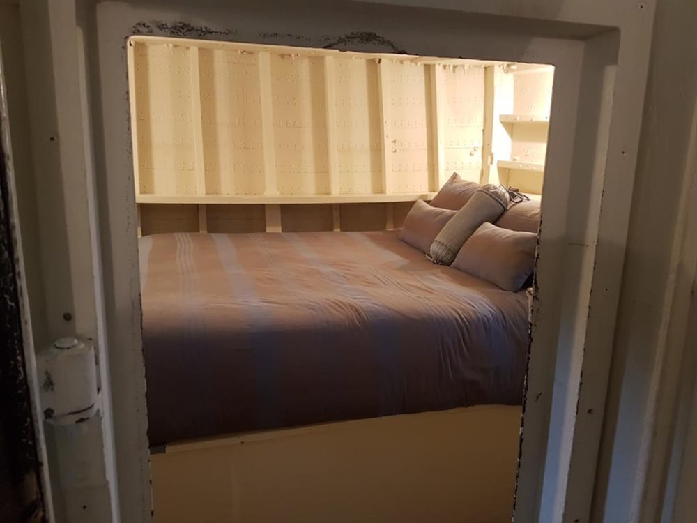 Olympic, King Bed, 3 Beds