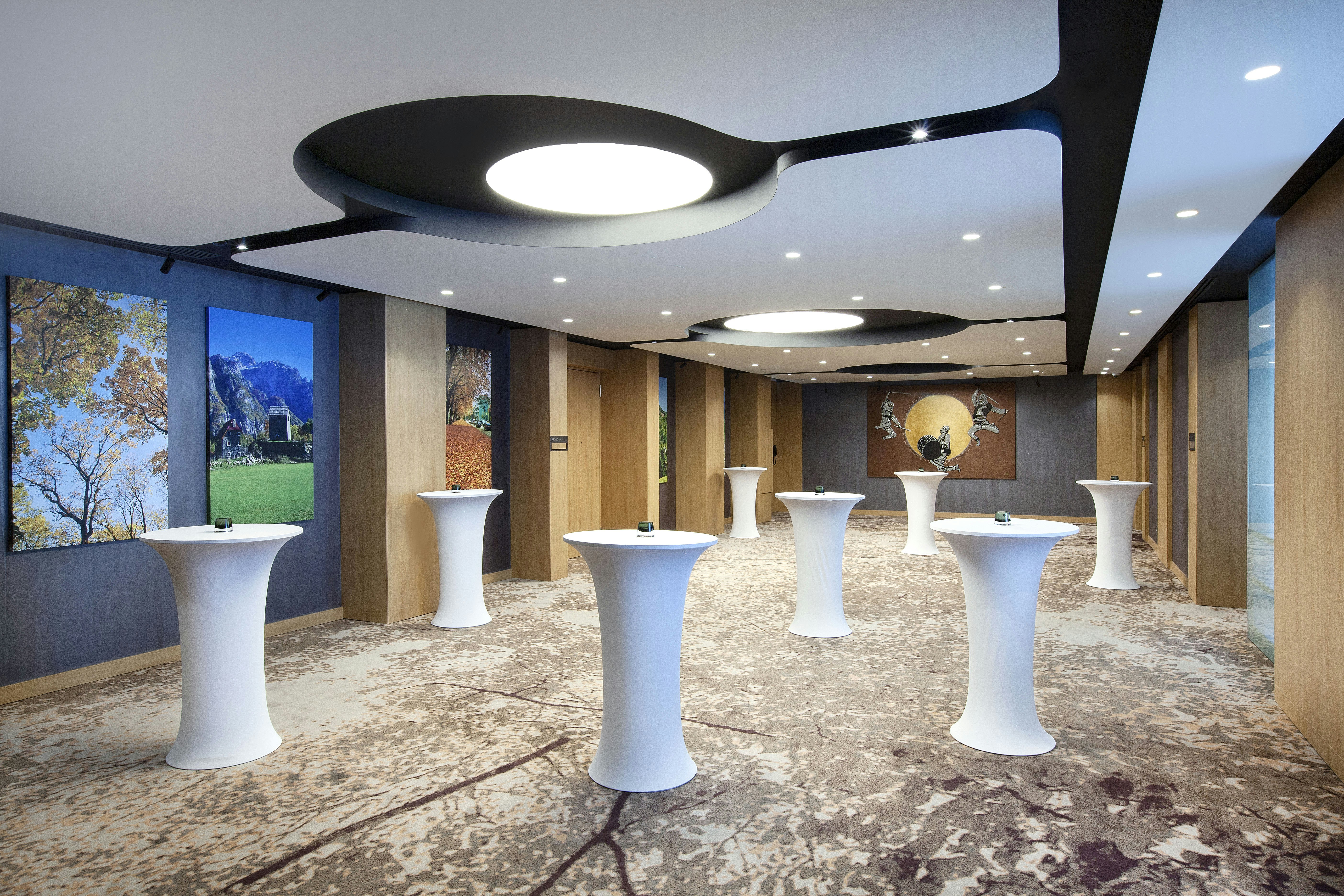 Hilton Garden Inn Tirana 11/81