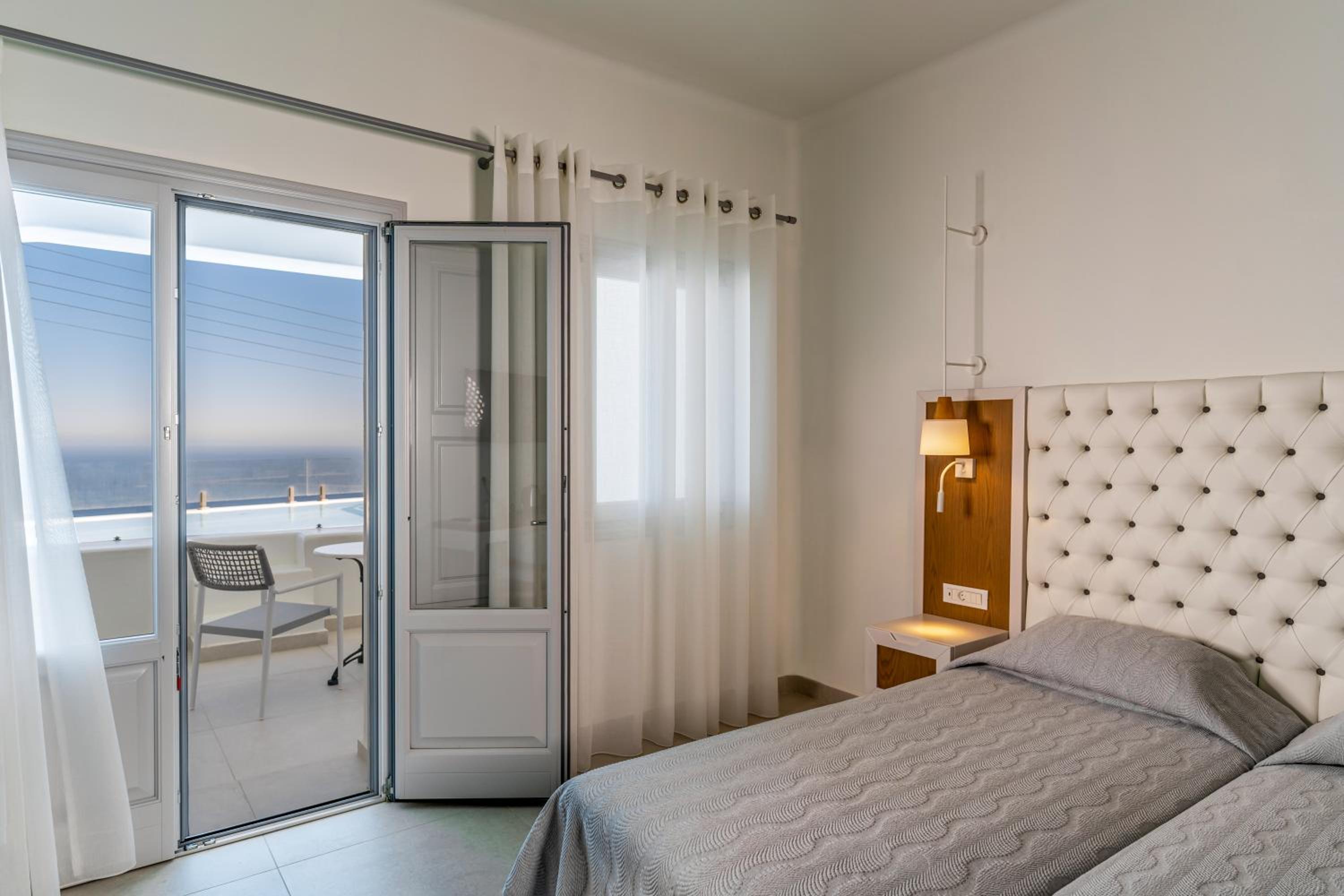 Deluxe, Plunge Pool