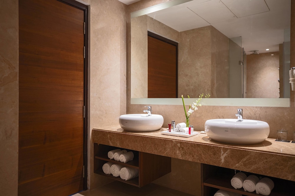 Renaissance Ahmedabad Hotel 10/53
