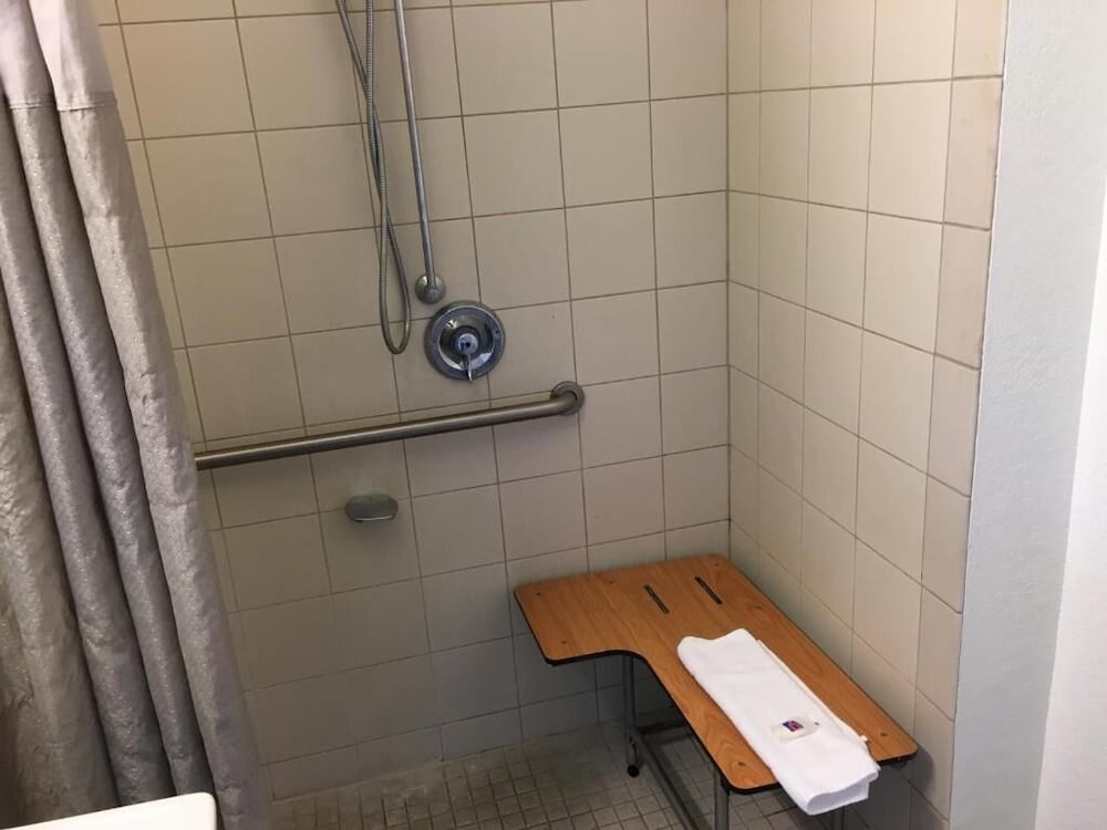 Motel6 Lakeland, FL 47/49