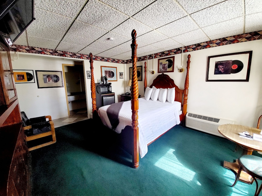 Historic Hotel Nevada and Gambling Hall 27/68