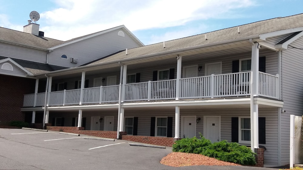Inn at Cemetery Hill 3/50