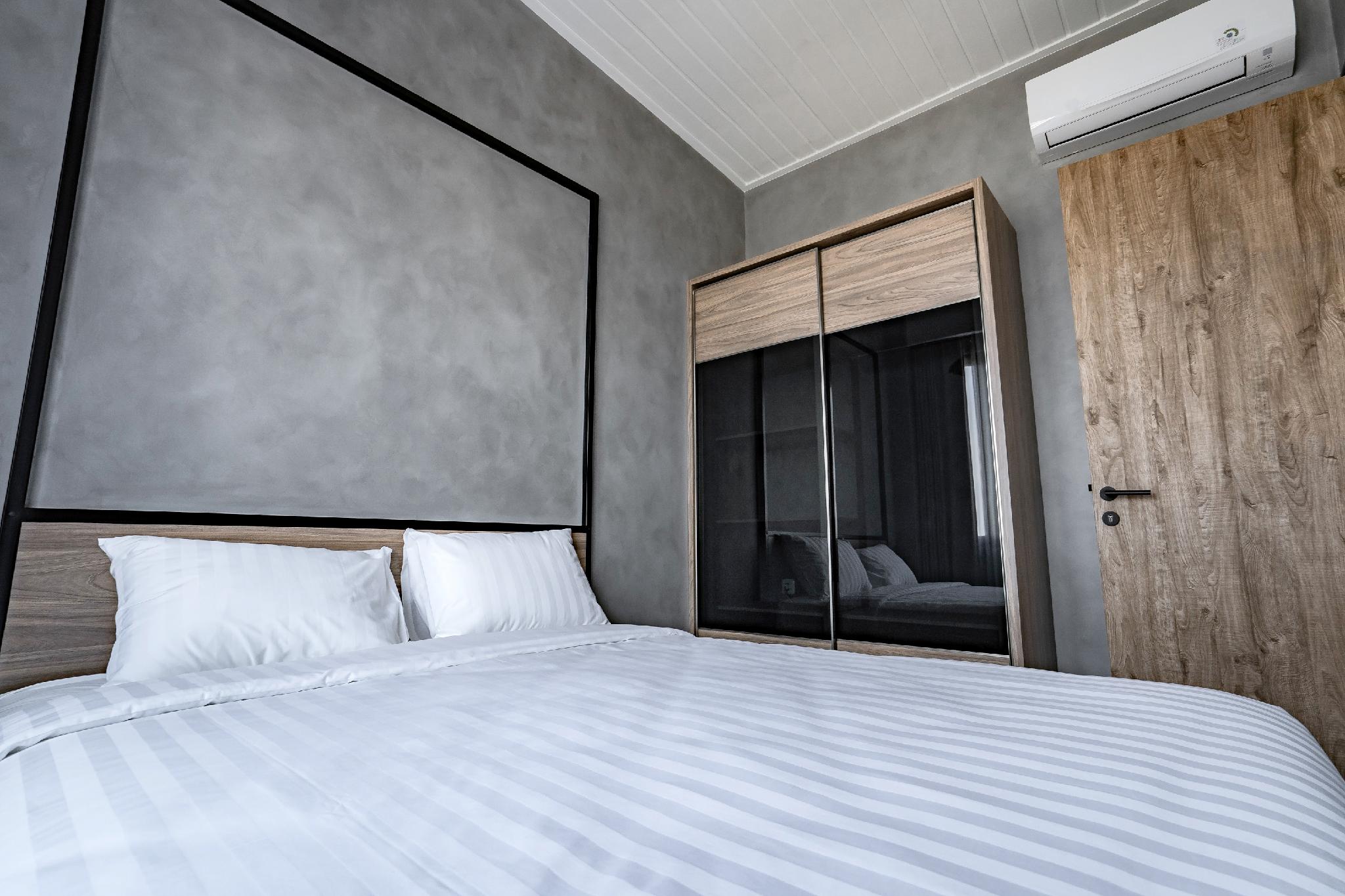 Pavilion, Suite, King Bed