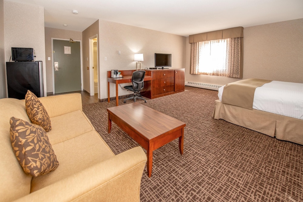 Coast Fort St John Hotel 40/64
