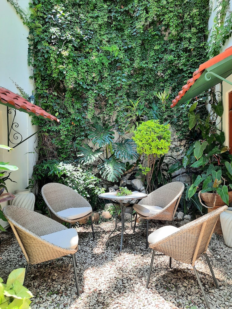 Hotel Boutique Casa los Cantaros 43/50