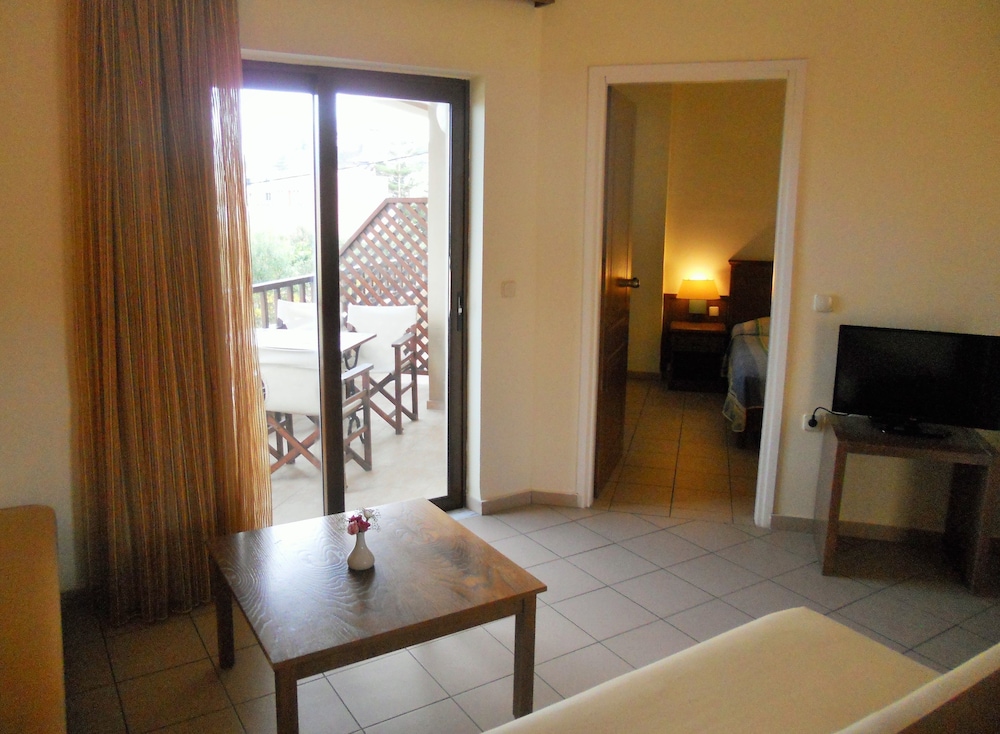1 BEDROOM, APARTMENT