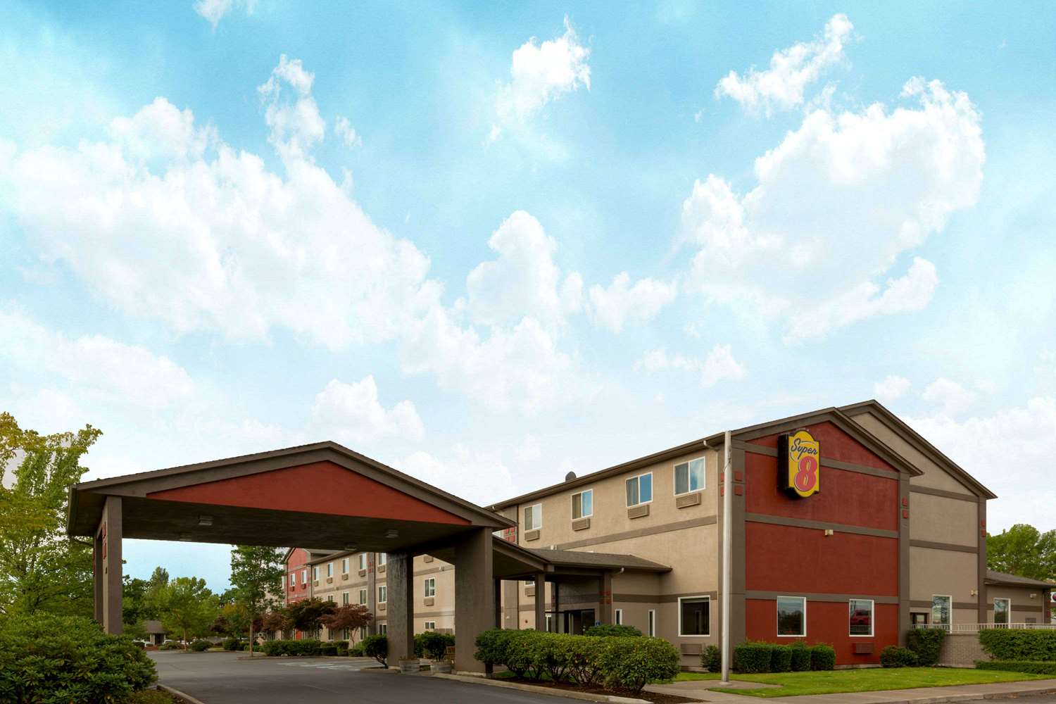 Super 8 by Wyndham Woodburn 2/35