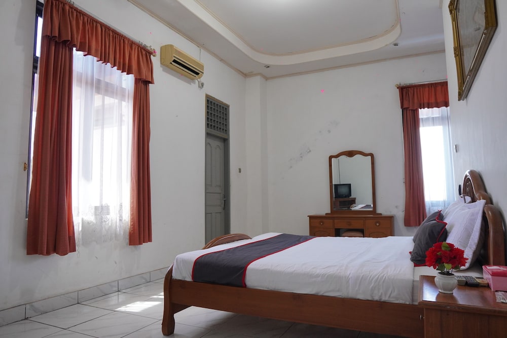 Collection O near Universitas Negeri Padang formerly Hotel Amra 26/49