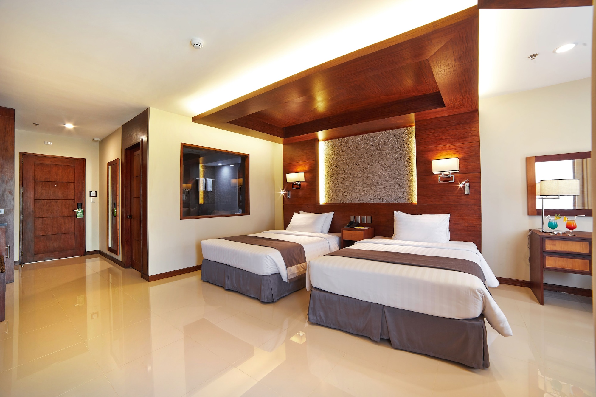 Mabuhay, Premier، CEBU WHITE SANDS RESORT AND SPA 2/4
