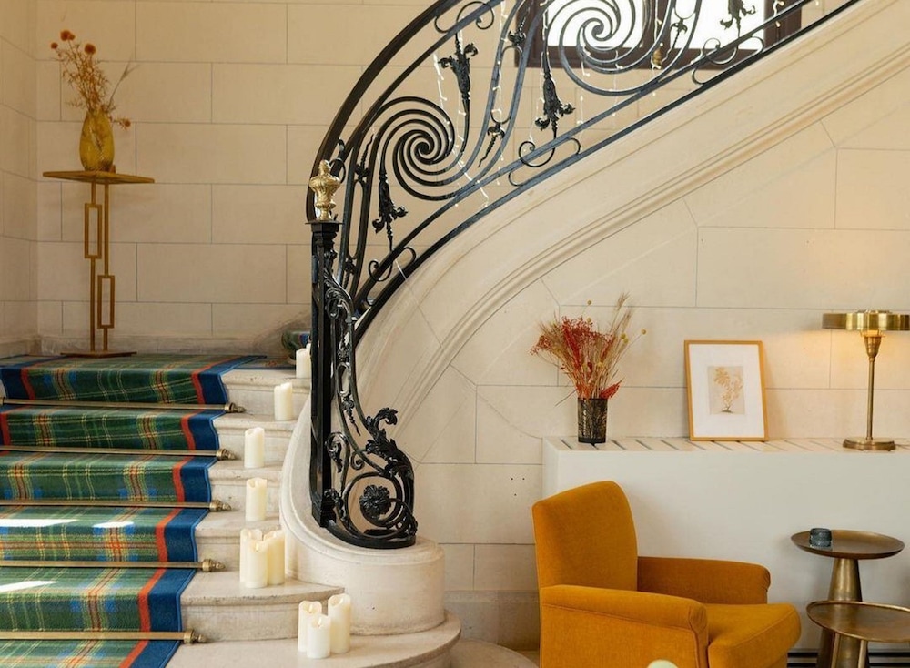 NOVOTEL CHATEAU DE MAFFLIERS 6/79