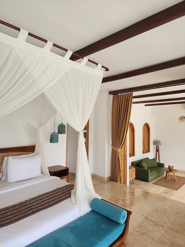 Motama Villa 9/50
