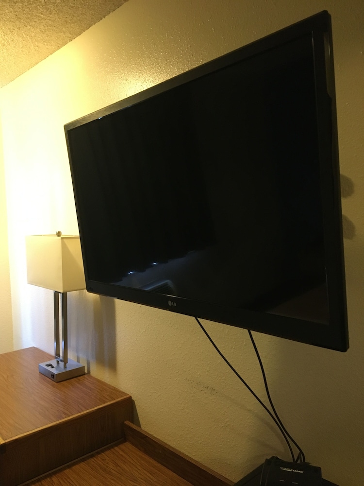 Days Inn by Wyndham Pocatello University Area 17/30