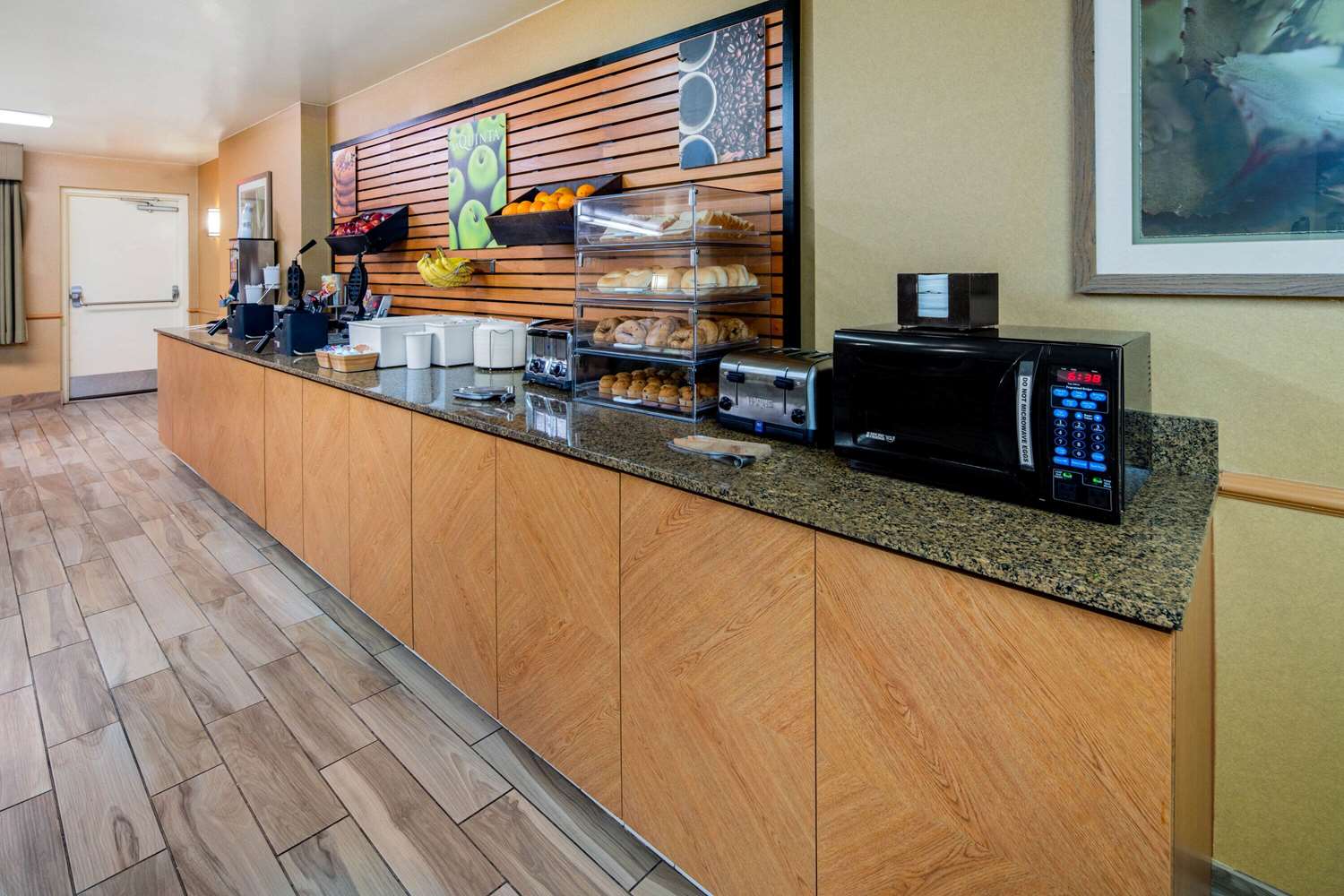 La Quinta Inn & Suites by Wyndham Irvine Spectrum 9/49