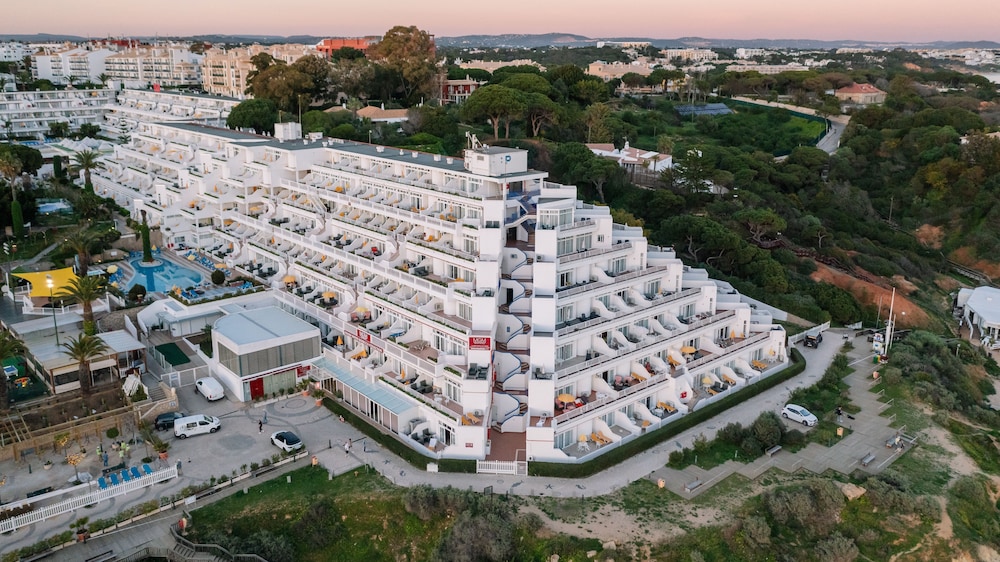 Monicca Collection Suites and Residences 6/74