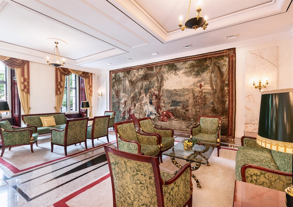 Best Western Premier Grand Hotel Russischer Hof 11/67