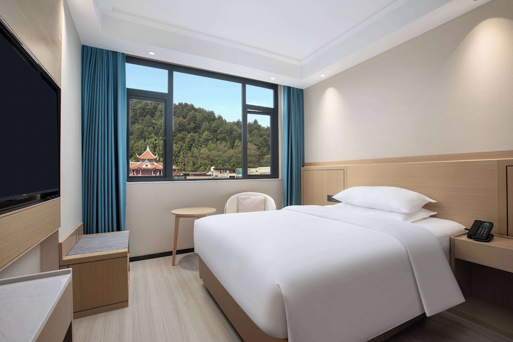 Days Inn by Wyndham Zunyi Conference Site 8/15