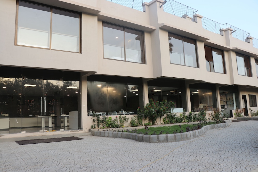 Nest Beacon Hotel Daman in DAMAN