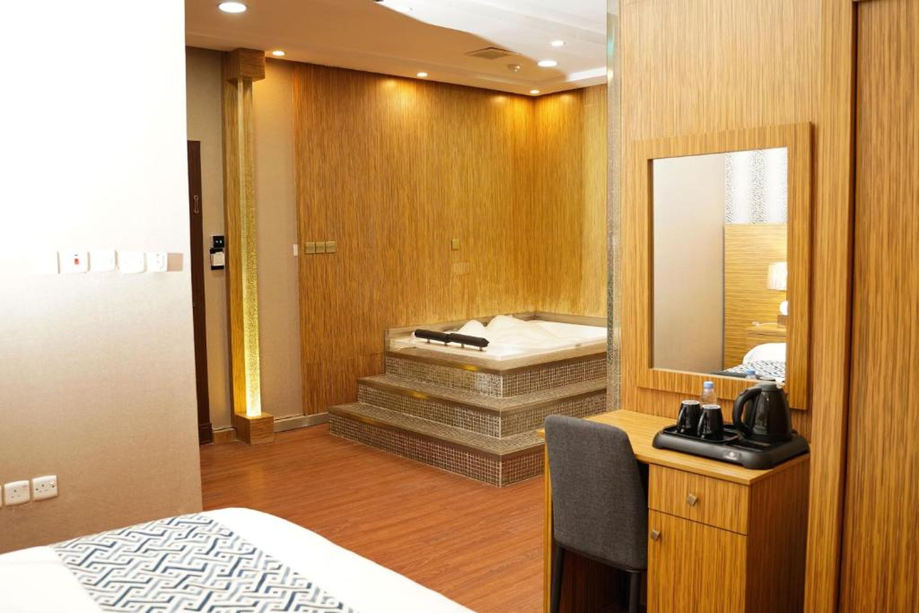 Palette Luxury Credit Hotel 16/60