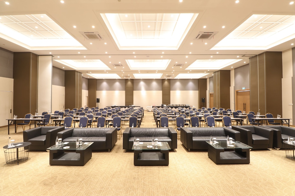 Fitra Hotel Majalengka 40/43